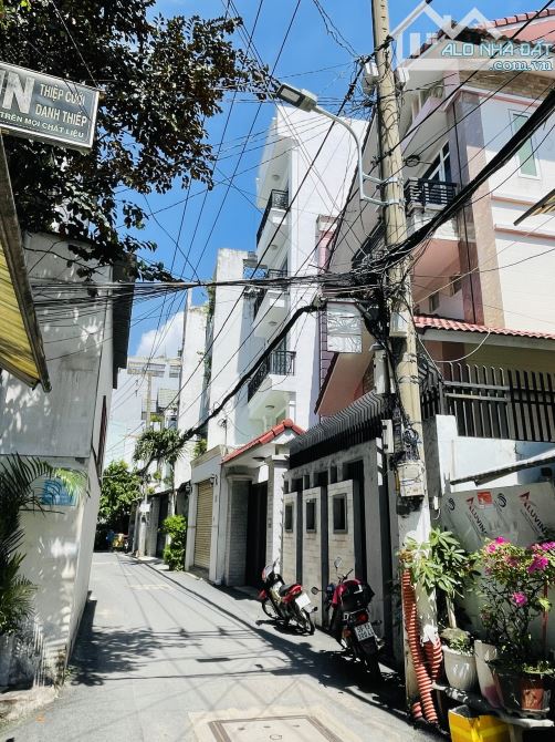 💪Gò Vấp: Biệt Thự Sân Vườn 3 Tầng, DT 200m2, Khu Dân Trí, 15 Tỷ (TL).