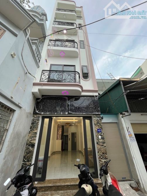 Bán nhà Đông Thiên. 5 tầng - Ô tô đỗ cửa - quay đầu. Vị trí kinh doanh - thang máy nhập.