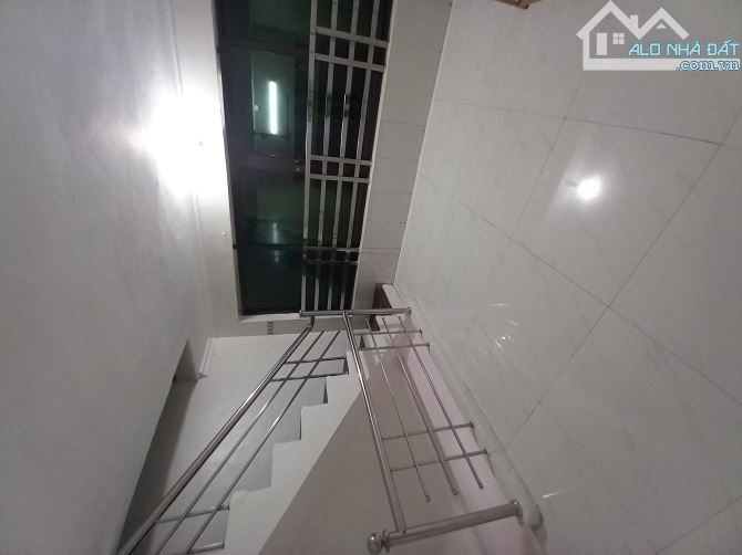 Nhà 2,5 tầng mặt ngõ gần đường Nguyễn Khuyến