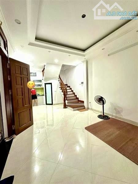 NHÀ PHỐ LÊ THANH NGHỊ - TRẦN ĐẠI NGHĨA - LÔ GÓC - NGÕ RỘNG - HAI THOÁNG - DT32M2 X 5T
