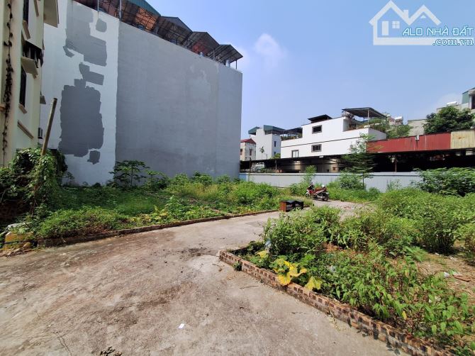 BÁN ĐẤT NGỌC THỤY – LONG BIÊN – 27.4 TỶ  - 193M2 – PHÂN LÔ – THANG MÁY