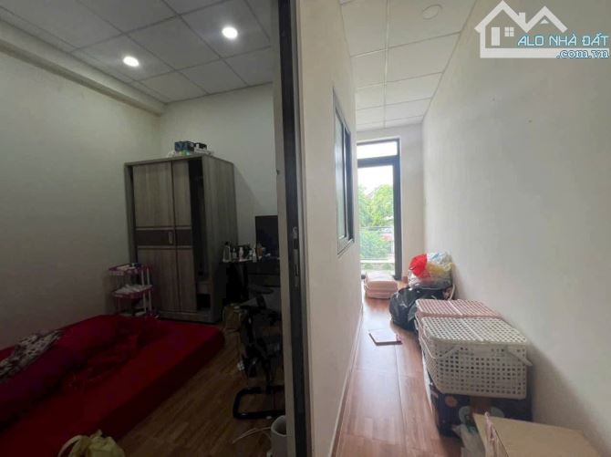 NGAY MẶT TIỀN CÔNG VIÊN - THÔNG 1 TRỤC ĐƯỜNG SỐ 28 - PHƯỜNG 6 - QUẬN GÒ VẤP - 10