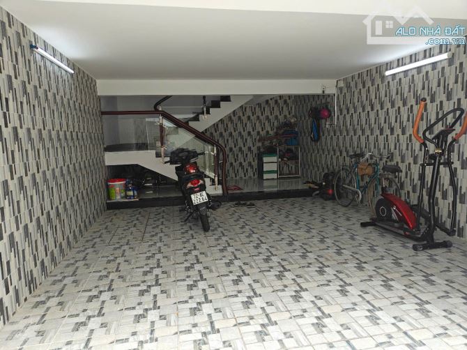 BÁN NHÀ 2 MẶT TIỀN – 1T4L 5PN, GARA 2 Ô TÔ – KHU BIỆT THỰ VIỆT ANH -DT 135M² – GIÁ 15TỶ - 10