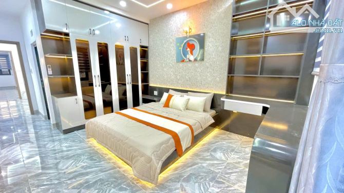 BÁN NHÀ 5 TẦNG MỚI XÂY FULL NỘI THẤT- F. TRUNG MỸ TÂY GẦN CVPM QUANG TRUNG CHỈ 7,95 TỶ - 10