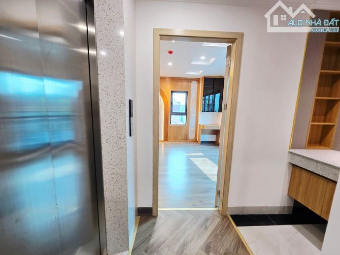 Quá vip, 7 tầng thang máy lô góc mặt ngõ Vũ Tông Phan,oto tránh đỗ,kdoanh,40m2.Giá 18.5 tỷ - 10