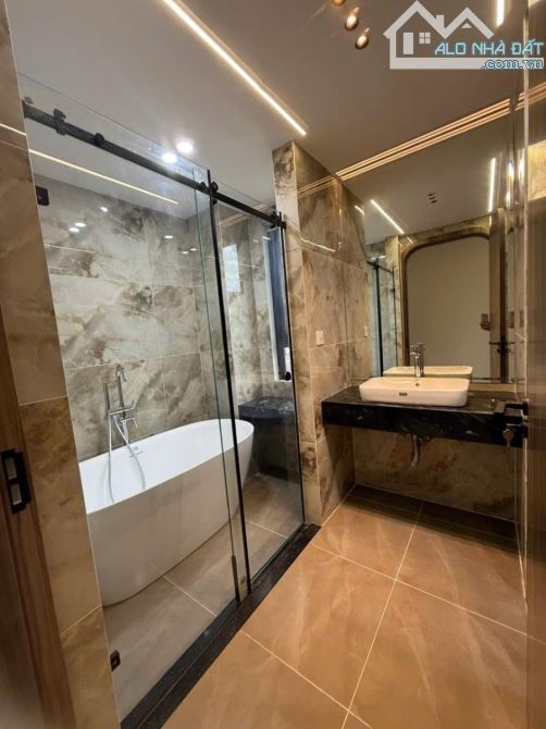 🌆 SIÊU PHẨM GIANG BIÊN – 53M², 7 TẦNG FULL NỘI THẤT – 16,6 TỶ - 10