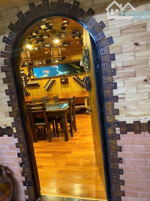 Giảm 20 tỷ ! Biệt thự góc 2 mặt tiền đường Cách Mạng Tháng 8 cần bán gấp. DT: 18x 25m. - 11