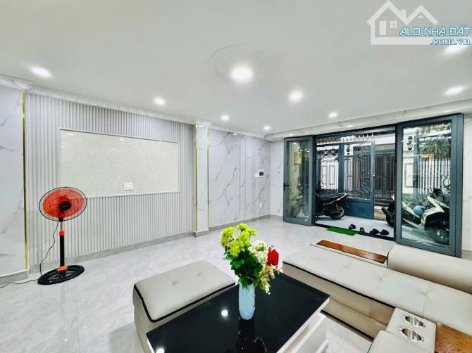 🏠Nhà Hẻm Xe Hơi💎 Phạm Văn Đồng💎4,6mx12m 5 Lầu-3PN 4WC💎Có Thang Máy💵9,7 Tỷ - 11