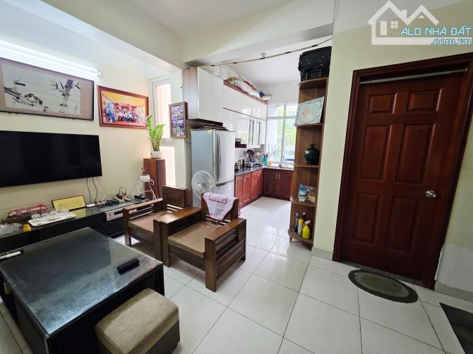 HIẾM !!! Chung cư Hoàng Cầu, 66m, 2ngủ, Nhà đẹp ở luôn, Tiện ích bạt ngàn, Sổ đỏ chính chủ - 1