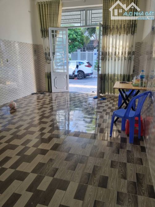 Nhà 2 tầng Lê Văn Miến Vĩnh Hòa dt 65m2 ngang 5m đường 13m cách biển 800m - 1