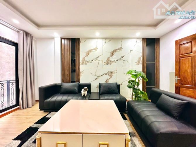 6 TẦNG THANG MÁY - GẦN HỒ VĂN CHƯƠNG - MẶT TIỀN ĐẸP - THOÁNG TRƯỚC SAU - NGÕ NÔNG- Văn - 1