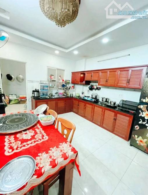 BÁN NHÀ AN LẠC,SÁT TÊN LỬA,KHU LÝ CHIÊU HOÀNG,GIÁP Q6,3 TẦNG 94M2(4*24)HẺM XE TẢI TRÁNG - 1