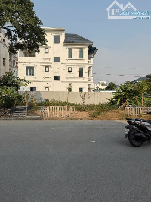 BÁN LÔ GÓC ĐẸP NHẤT KHU PHÚC LỘC HƯỚNG ĐÔNG NAM - 1