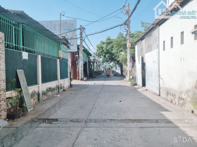 Bán gấp nhà hẻm xe hơi thông Bình Tân, 80m vuông vức,chỉ 6.2 tỷ, ở hay đầu tư đều sinh lời - 1