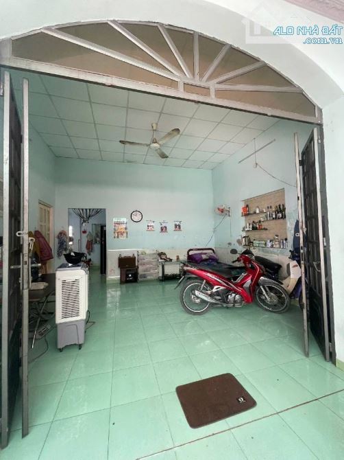 NHÀ ĐẸP 84M2- NGANG LỚN 8M - SÁT CHỢ BÀ HOM, BÌNH TÂN, GIÁP TỈNH LỘ 10 - NHỈNH 3 TỶ - 1