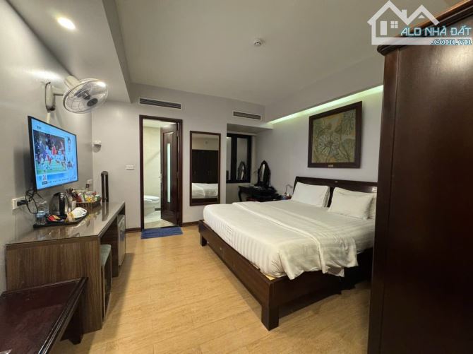 Bán Khách sạn Hoàn Kiếm, 26P 140m2 8T 82,8 tỷ - 1