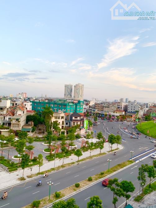 BIỆT THỰ NGỌC THUỴ  7 TẦNG  GARA Ô TÔ THANG MÁY  MẶT TIỀN KHỦNG  	DT 168m, 7 tầng, g - 1