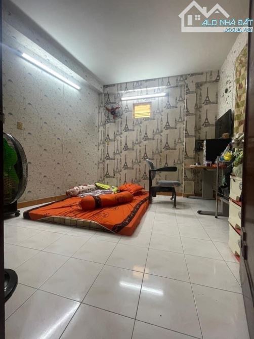 Gấp bán nhà Thủ Đức, dt 116m2, 3 tầng, giá 8.7 tỷ, cạnh Hoàng Diệu 2. - 1