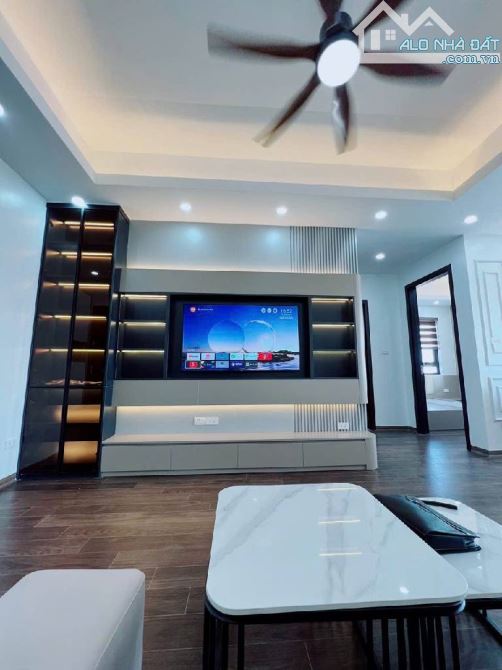 Bán chung cư 349 Vũ Tông Phan: 70m, 2 ngủ, 2wc nhỉnh 5 tỷ, ở sướng, chủ tặng nội thất, khu - 1