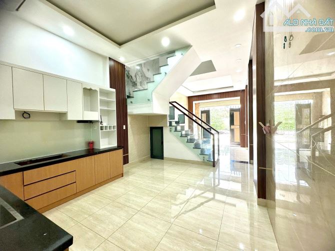 NHÀ 2 LẦU+ST FULL NỘI THẤT XỊN HẺM TẢI ĐƯỜNG NGÔ CHÍ QUỐC BÌNH CHIỂU GẦN CHỢ ĐẦU MỐI - 1