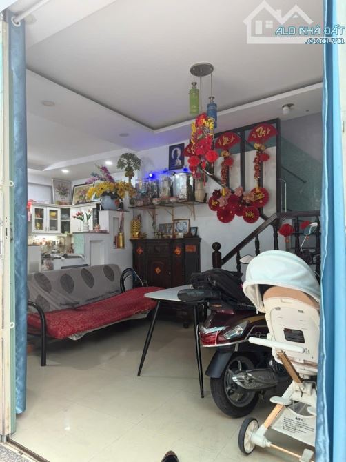 Nhà bán Quận 3, CMT8 khu trung tâm 40m2, ngang 5m giá 4.5T - 1