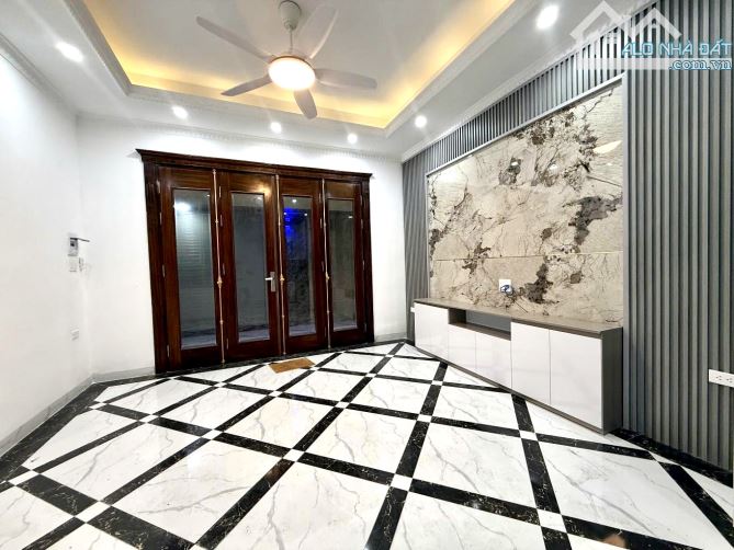 NHÀ ĐẸP KHUYẾN LƯƠNG HÀNG XÓM GAMURA Ô TÔ ĐỖ CỔNG - 1