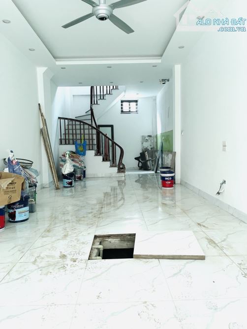 Bán Nhà Mới Tinh 40m 5 tầng Yên Nghĩa Nhỉnh 8 tỷ  Ô Tô Vào Nhà - 1
