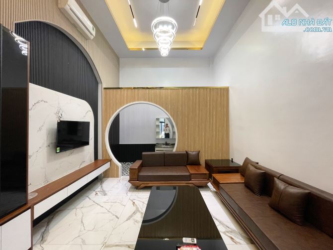 Nhà 5 tầng thang máy tuyến 2 Trung Lực - 65m2 - Đông Tứ Trạch - 1