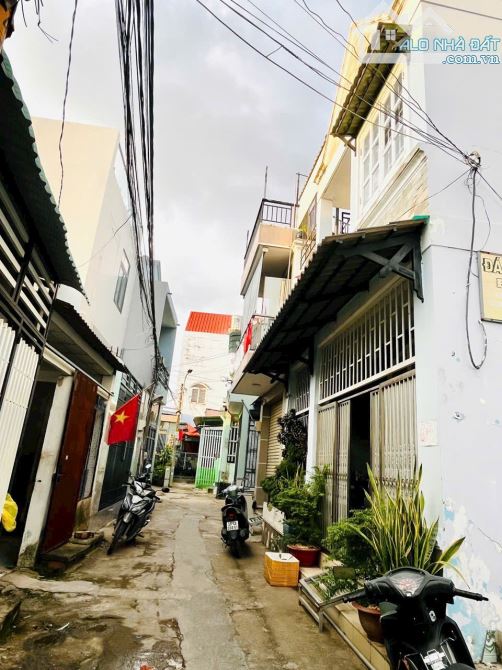 NGANG 9,6m * 11m THỔ CƯ, SHR, HOÀN CÔNG ĐỦ, NGAY UBND P LONG TRƯỜNG Q9, 5,95Tỷ ( còn bớt - 1