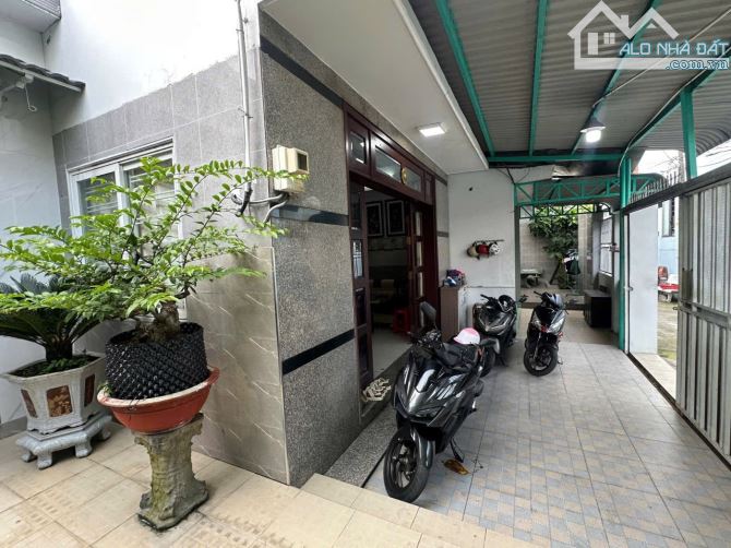 Nhíc nhẹ 4TỶ Lẻ Tí Ti, Biệt Thự Sân Vườn SHR nhà 2 Sẹc Ngắn 2Tầng Lửng Mới, Diện Tích 140m - 1