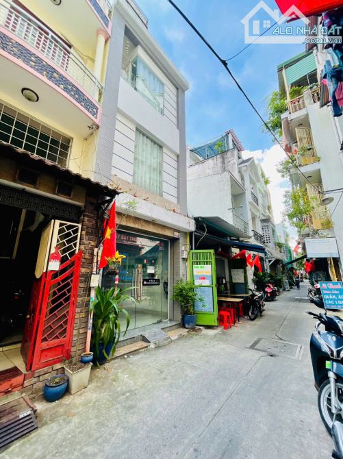 Bán Nhà HXH sát Mặt Tiền Trường Sa 40m2 gần Lê Văn Sỹ -Nhà Đẹp 3 Tầng chỉ 8,5 Tỷ - 1