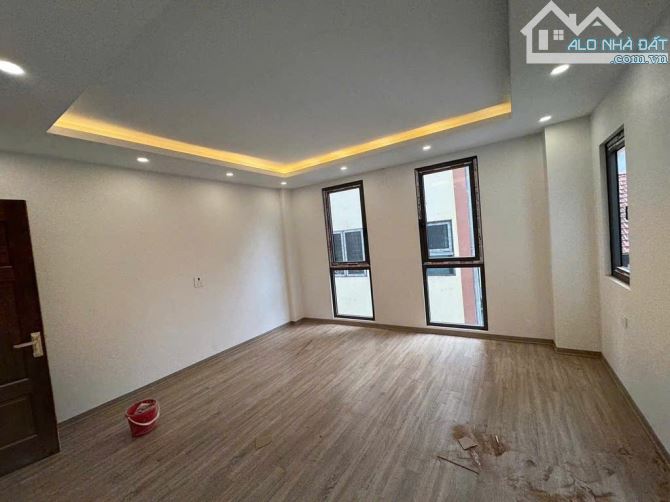 NHÀ MỚI KINGKONG - HỒ TÙNG MẬU - FULL NỘI THẤT - NGÕ RỘNG THOÁNG 💰 Giá: 7.2 tỷ 📐 Diện tí - 1