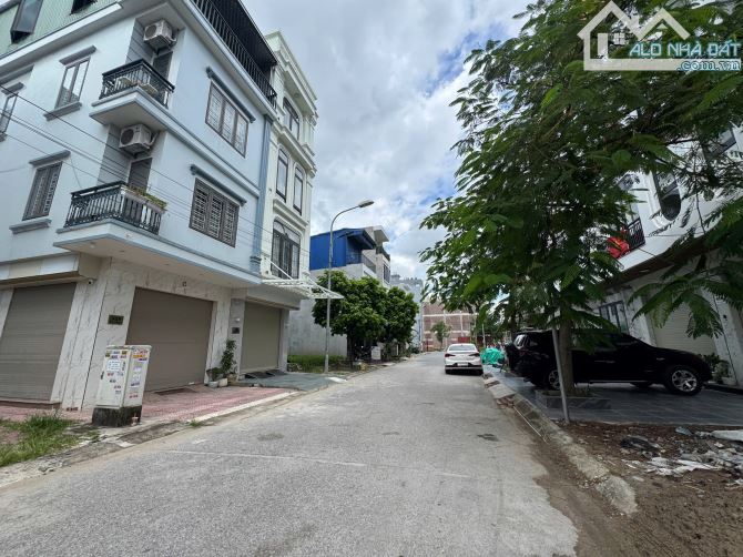 CẦN CHUYỂN NHƯỢNG LÔ GÓC TĐC TAM KỲ - VĨNH NIỆM LÊ CHÂN . Diện tích 40m ngang4m - 1