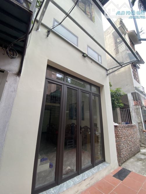 Bán GẤP Ngọc Thụy 45m 3Tầng ngõ rộng Ô tô gần chỉ 3Tỷ8 - 1