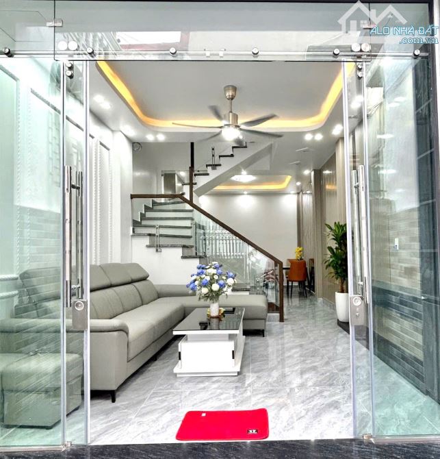 Phạm Hữu Điều - Nhà Mới - Sân cổng riêng - 42m2 - 2,980 tỷ - 1