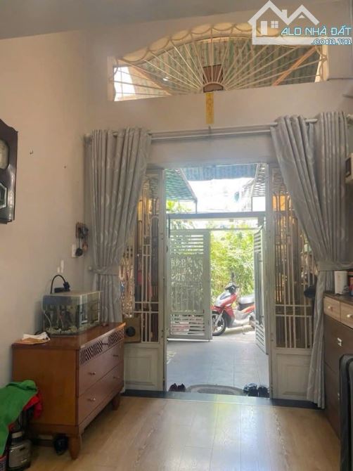 Bán nhà 3 tầng trong chợ Gò Vấp nhỉnh 4 tỷ - 1