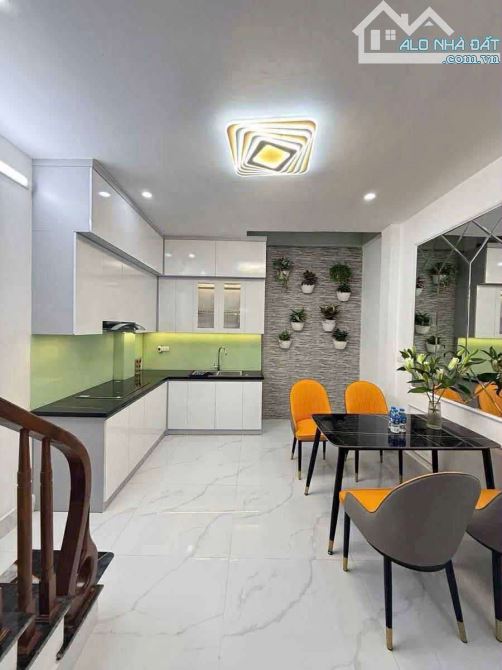 Bán nhà Xuân Đỉnh, DT 40m, MT 4m, ngõ 5m, ô tô quay đầu, tặng nội thất, hiếm trong tầm giá - 1