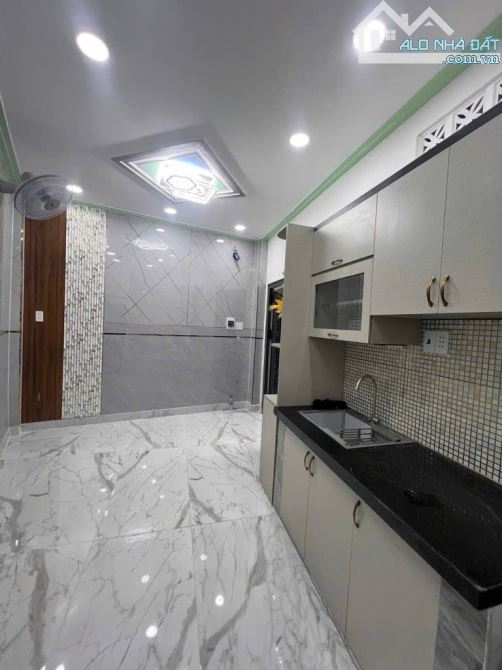 NHÀ ĐƯỜNG HẬU GIANG Q6, NHÀ 4 TẦNG, 4.3 M x16 M, DT 65M2. - 1