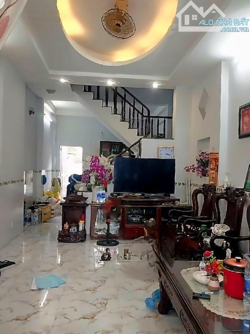 NHÀ 3 TẦNG 3PN - BTCT - HẺM 6M THÔNG - GẦN LÊ TRỌNG TẤN - 65M² - GIÁ CHỈ 4.9 TỈ TL - 1
