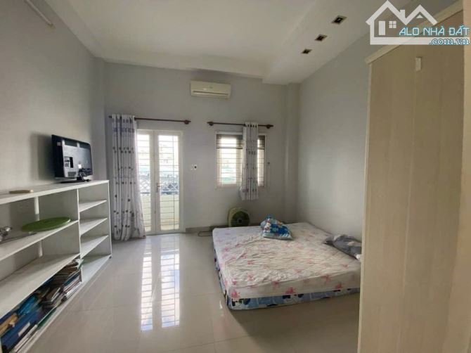 TÂN THUẬN TÂY: QUẬN 7 NHÀ 3TẦNG MỚI XÂY KIÊN CỐ  DT :71m2 , 46  x 17 LIỀN KỀ TR