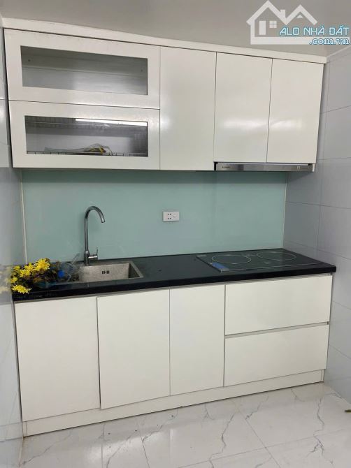 Cho thuê nhà nguyên căn ngõ Văn Chương, 38m2 x4 Tầng 4 ngủ 1 khách bếp, 14 triệu - 1