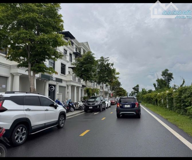 🏙️ 𝐂𝐚̆𝐧  mặt đường 𝐒𝐚𝐧 𝐇𝐨̂ (cầu rào 3 ) - 𝐕𝐢𝐧𝐡𝐨𝐦𝐞𝐬 𝐌𝐚𝐫𝐢𝐧𝐚, 100 𝐦𝟐 - 1