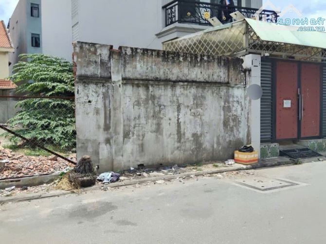 ĐẤT MTKD- NGAY CHỢ XÓM MỚI 90m2 HSXD 5 tầng đường xe tải 8m thông chỉ 8tỷ. X - 1