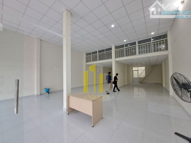 Nhà Trệt Rộng Rãi 8x20m – Gác Lửng, Máy Lạnh Sẵn – Giá 32 Triệu - 1