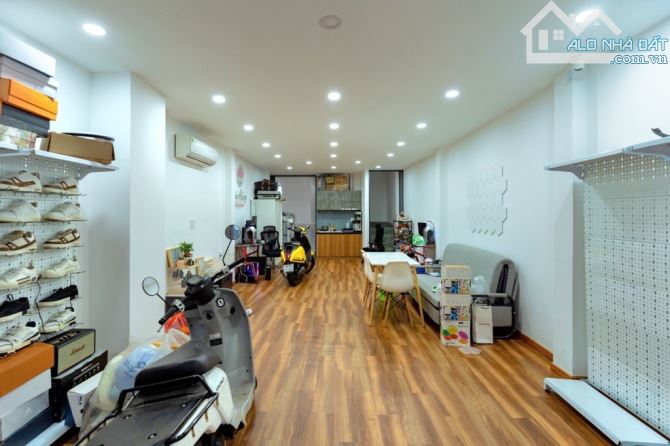 Bán nhà 3 tầng 68m2 ngay ĐH Nguyễn Tất Thành Q4 chỉ với 7,95tỷ TL - 1