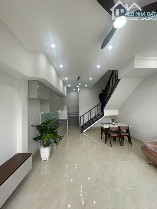 Bán nhà 1 Trệt 1 lầu 60m2 đường ô tô (P. Tân Phong) chỉ 1,550 tỉ - 1
