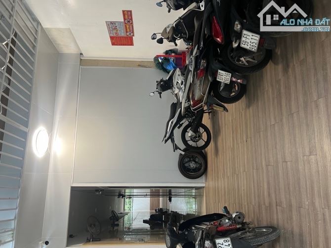 BÌNH THẠNH HẺM NGUYỄN THIỆN THUẬT 109M² GẦN CHỢ BÀ CHIỂU 8PN DÒNG TIỀN 9.5 TỶ BT1176 - 1