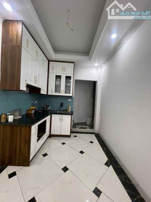 BÁ.N NHÀ PHỐ TÔN ĐỨC THẮNG - LÔ GÓC - DT 35M - 1