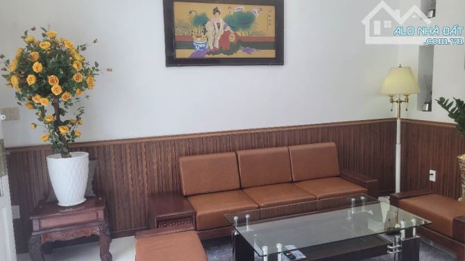 HẺM 7 CHỖ TRÁNH NHAU PHAN SÀO NAM, 45M2, TRỆT 2 LẦU ĐÃ CHẮC CHẮN CÒN ĐẸP, CHỈ 8.5 TỶ. - 1