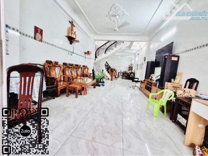 Mặt tiền ngay Minh Phụng - Nhà sách Cây Gõ - 4,5m x 23m - 4 tầng - 6PN - Nội thất xịn - 1